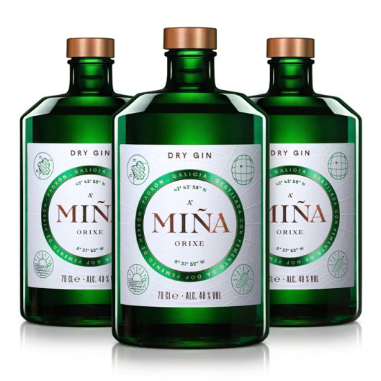 Fotografía de botella de ginebra gallega