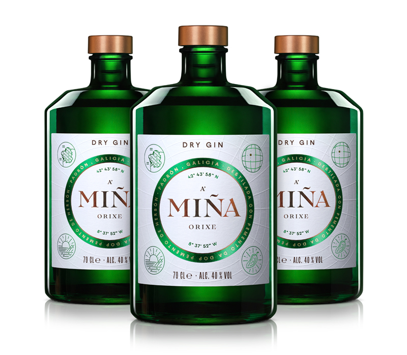 Fotografía de botella de ginebra gallega